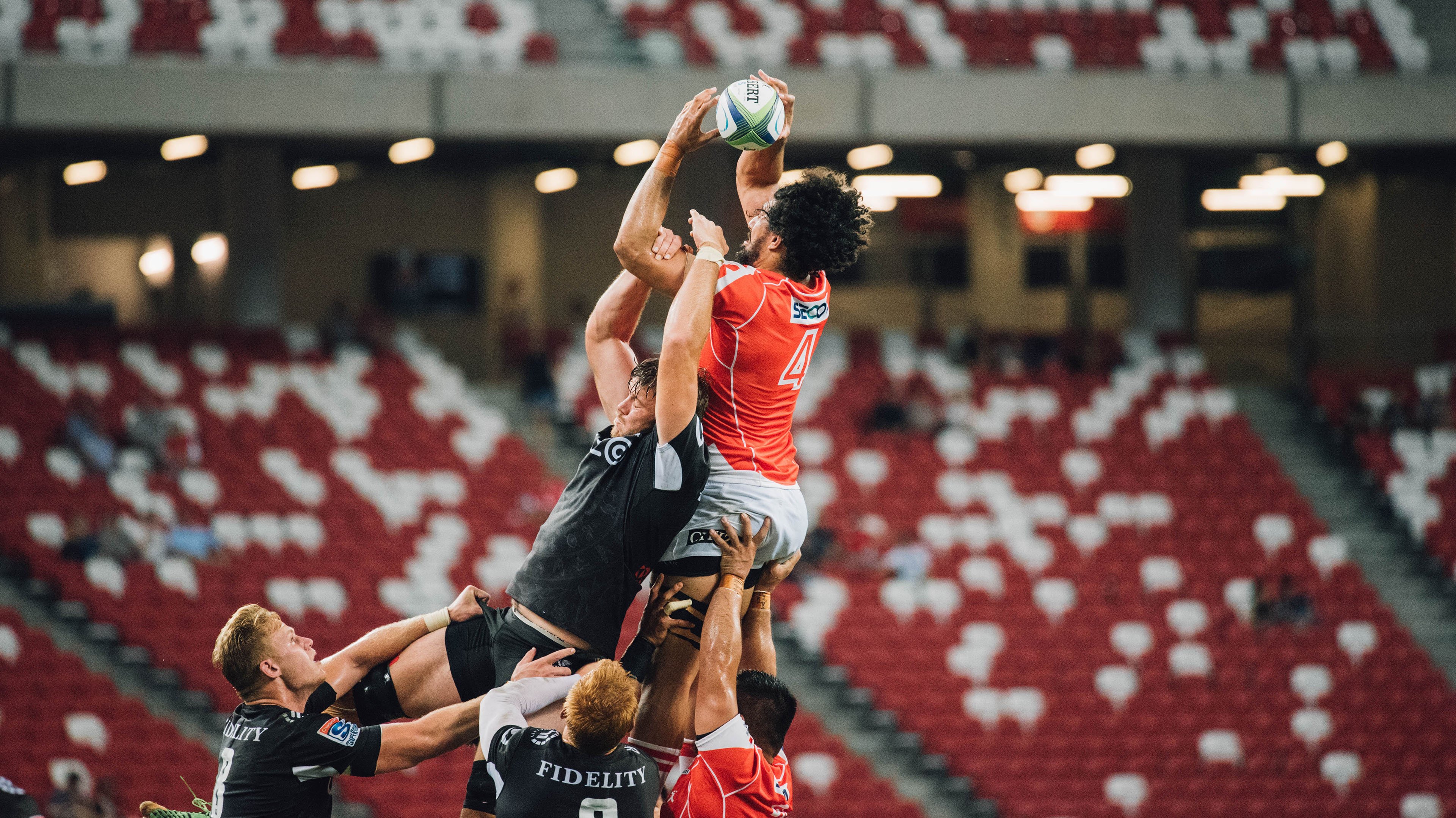 “水上救生:成都三叉湖赛场展现真实救援挑战”